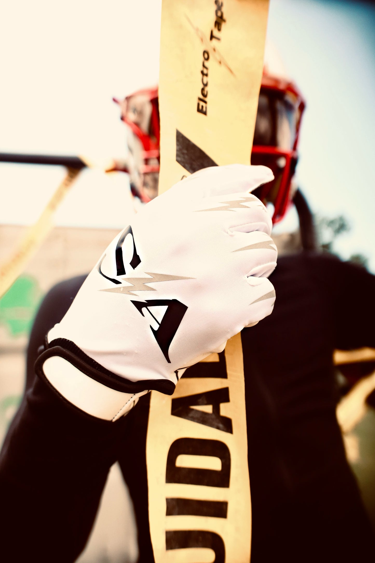 SHOWTIME AFFECT “FROSTIES” WIDE RECEIVER GLOVES