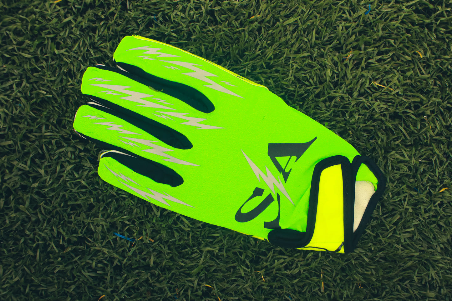 SHOWTIME AFFECT “SLATT” EDITION WIDE RECEIVER GLOVES