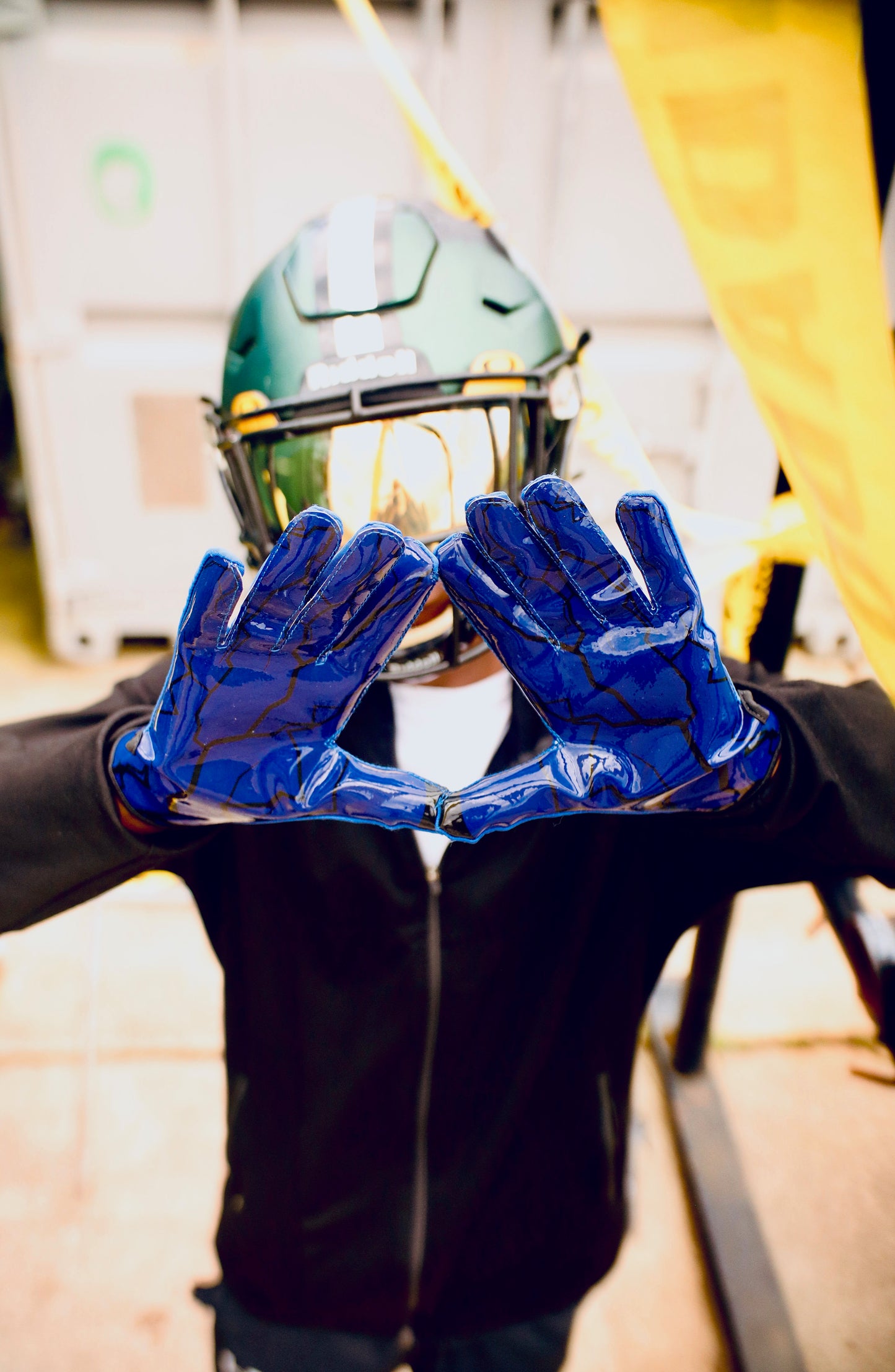 SHOWTIME AFFECT “BLUE LIGHTNING” WIDE RECEIVER GLOVES