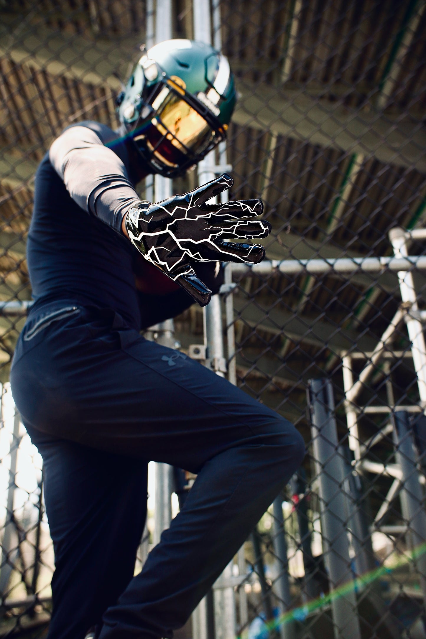 SHOWTIME AFFECT “SHELL SHOCK” WIDE RECEIVER GLOVES